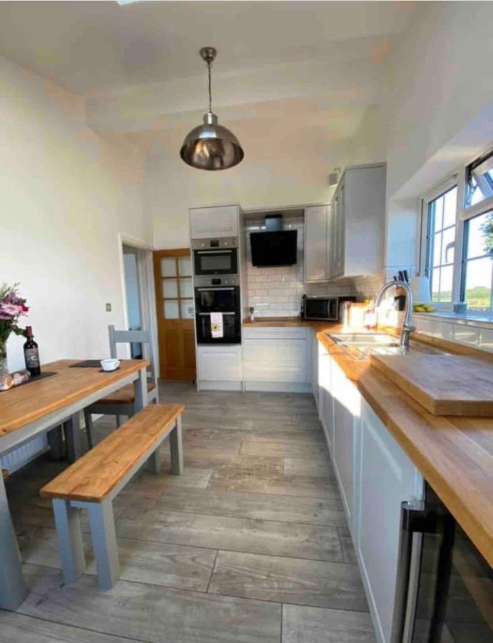 Villa Near Woodbridge The Annexe Eyke Fantastic Views With Dog Secure Garden And Paddock Exterior foto